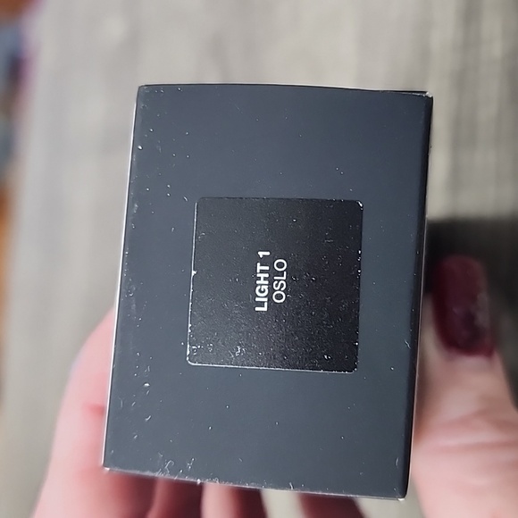 Nars Light Reflecting Foundation - Picture 2 of 3